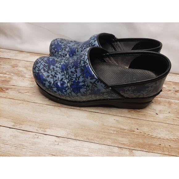 Dansko Women's Vegan Blue Floral Clogs Size 7.5/38 - Some Flaws See Pics - Picture 5 of 16